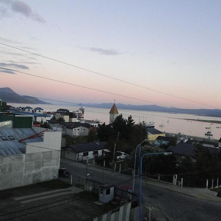 Hotel Mustapic Ushuaia Exteriör bild