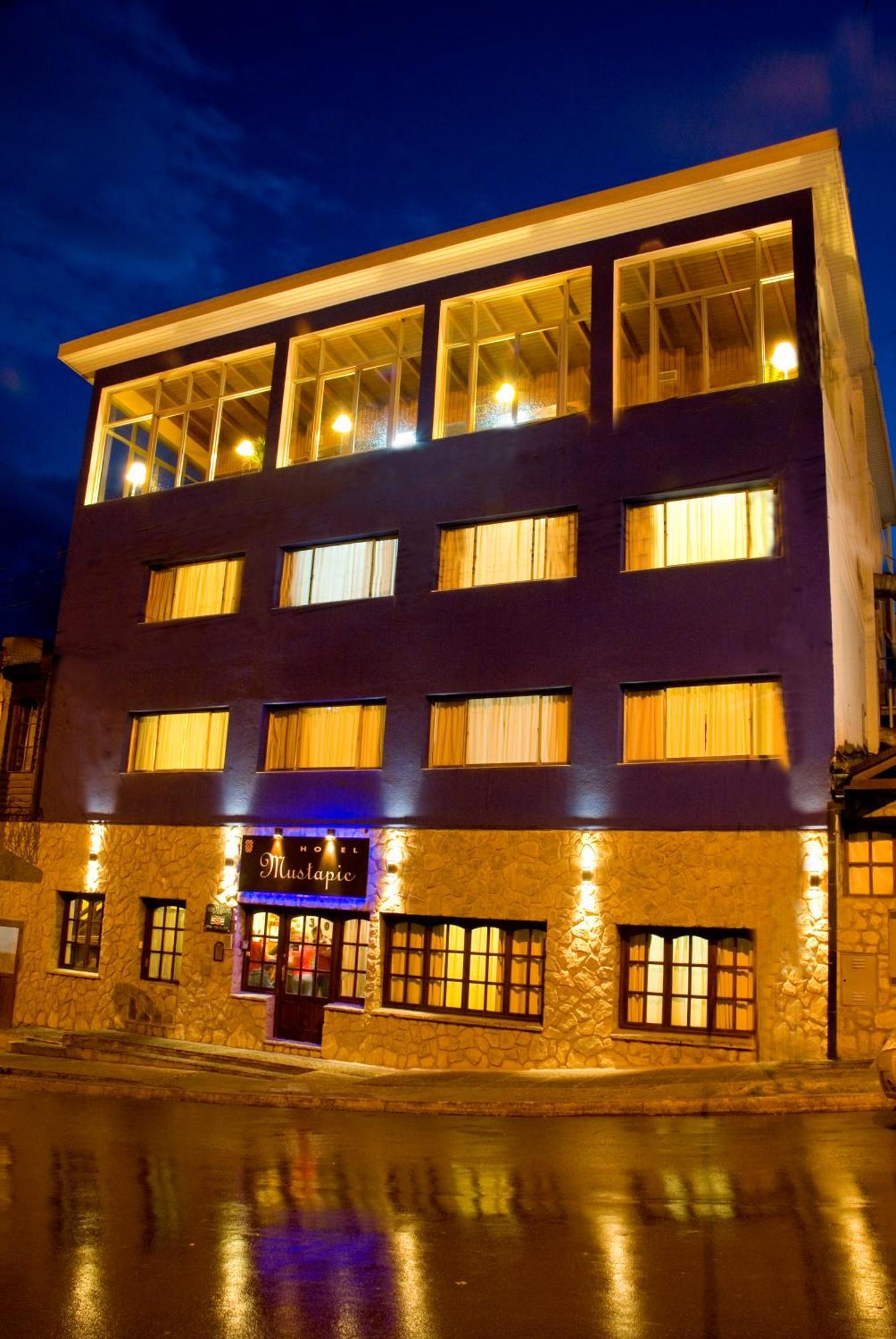 Hotel Mustapic Ushuaia Exteriör bild